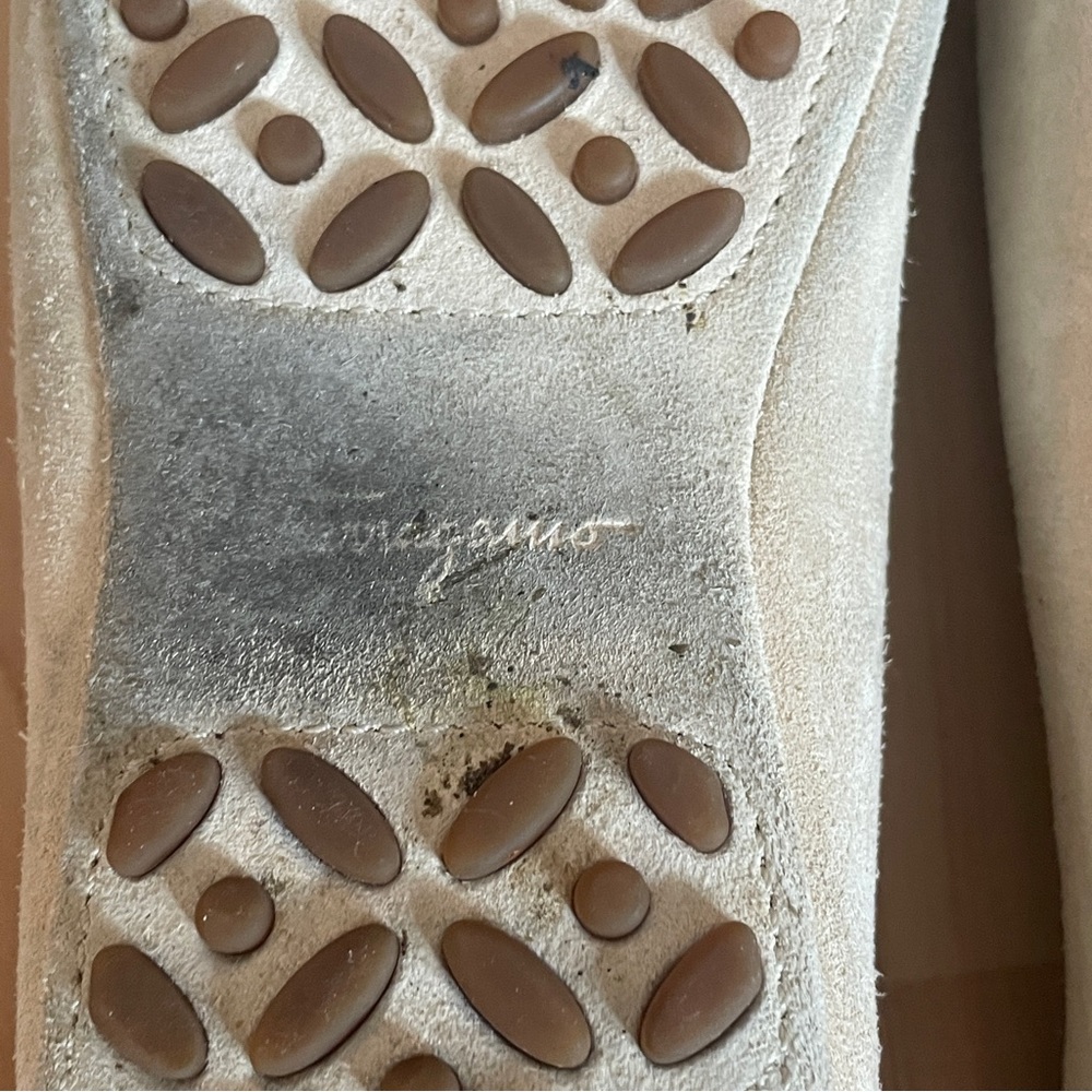 Salvatore Ferragamo beige suede ballet flats 7.5M - Picture 9 of 12